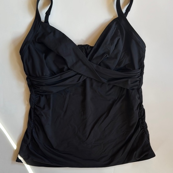 Lands’End Black Women's Swim Top With Bra Sz 16 Long - Picture 3 of 14